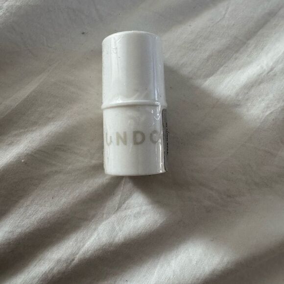Undone Beauty Water Tint Highlighter Stick in Cool Lit - Picture 5 of 6